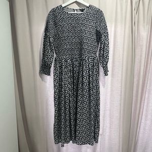 Ann taylor balloon sleeve dress, size 6, like new condition